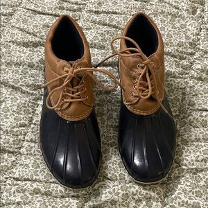 Tommy Hilfiger Black and Tan Lace-Up Boots